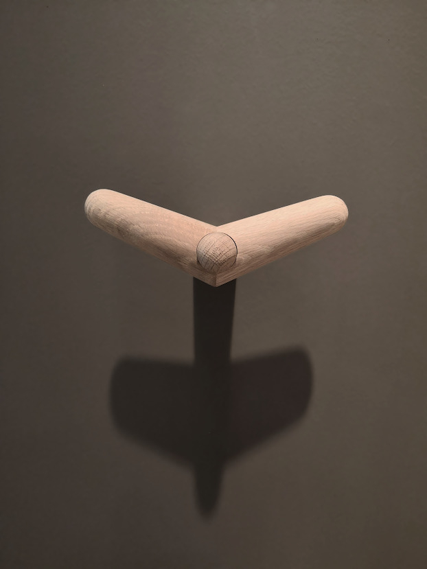 Tail Wing Haken Small Schwarz Lackierte Birke Woud EINZELSTÜCK
