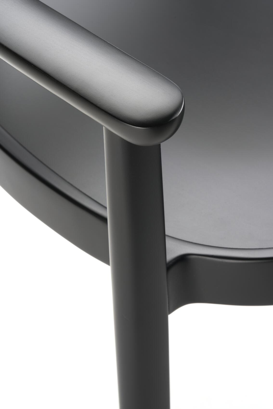 Holzsessel mit Armlehnen 119 MF Thonet