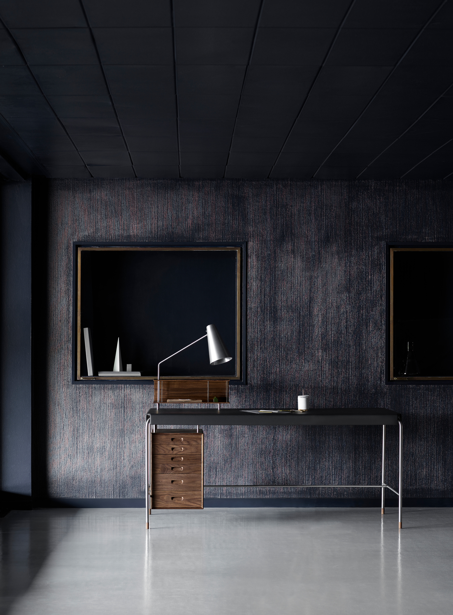 AJ52 Society Table Arbeitstisch von Carl Hansen & Søn aus geöltem Walnußholz.