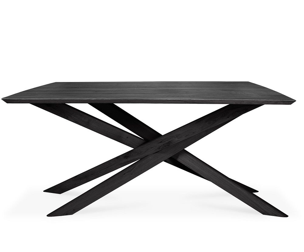 Ethnicraft Mikado Esstisch aus schwarzem Eichenholz mit markantem, gekreuztem Untergestell für Esszimmer.