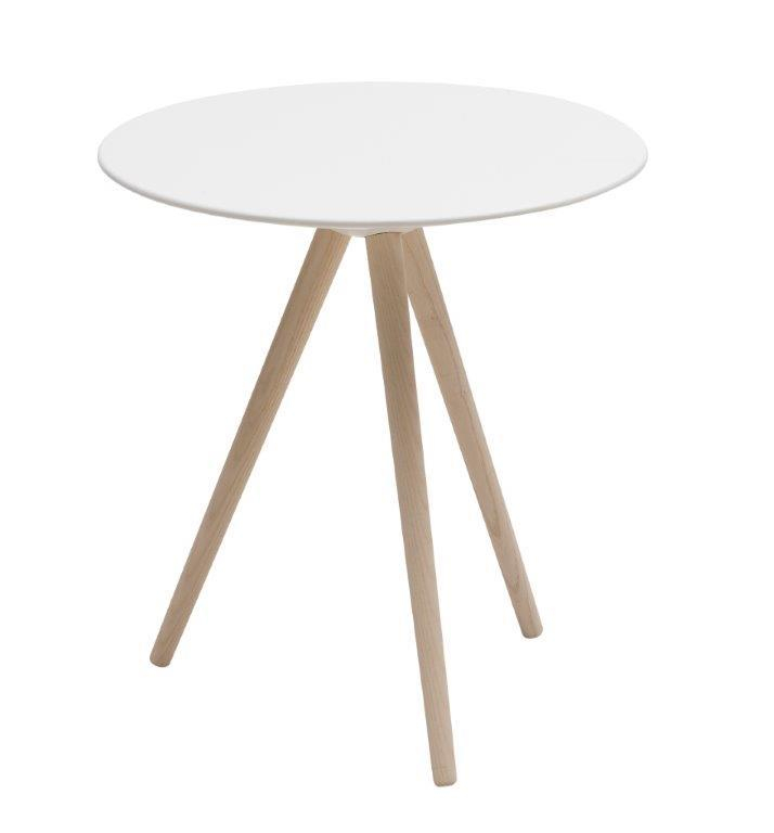 Weißer Circo Beistelltisch mit drei hellen Holzbeinen, runder Tischplatte, modernes Design für Wohnzimmer.