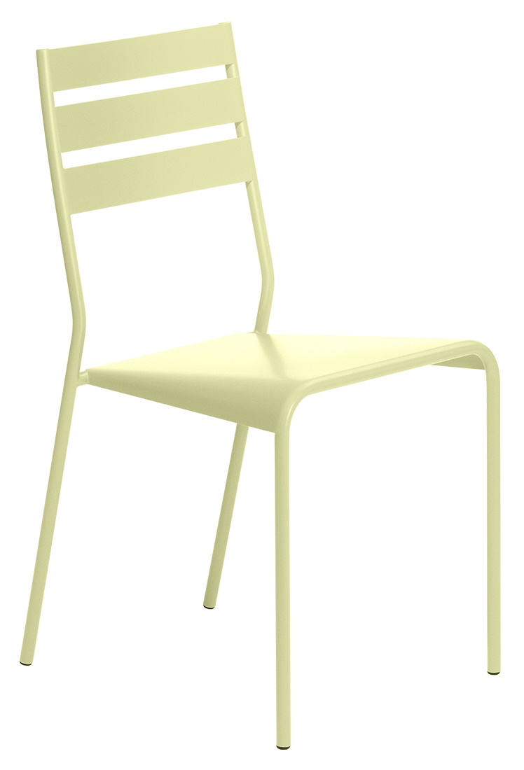 Facto Stuhl von Fermob, Outdoor Stuhl aus Metall in hellem Gelb, Gartenmöbel.