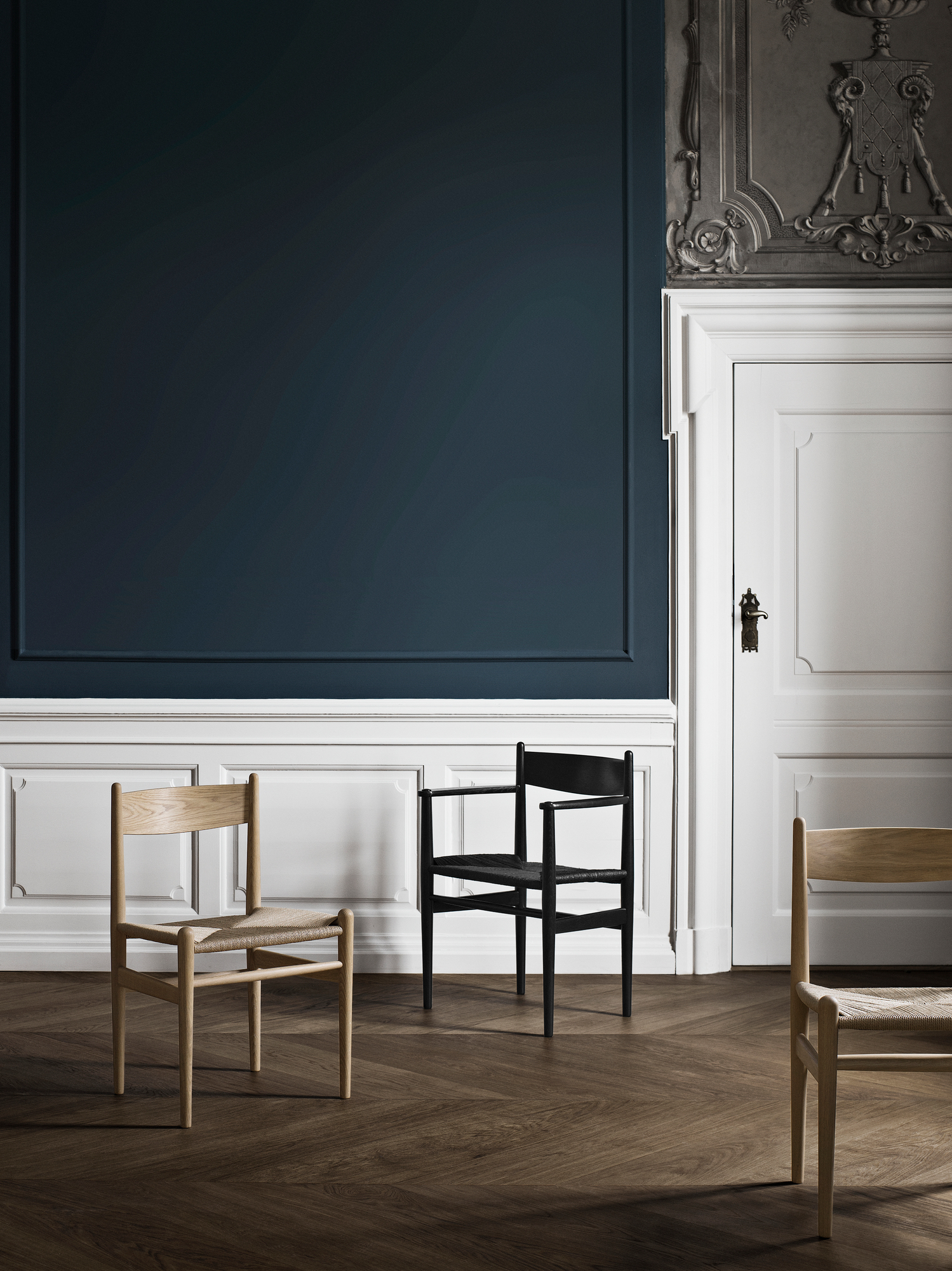 CH37 Stuhl von Carl Hansen & Søn: Geölte Eiche mit Naturgeflecht, skandinavisches Design.