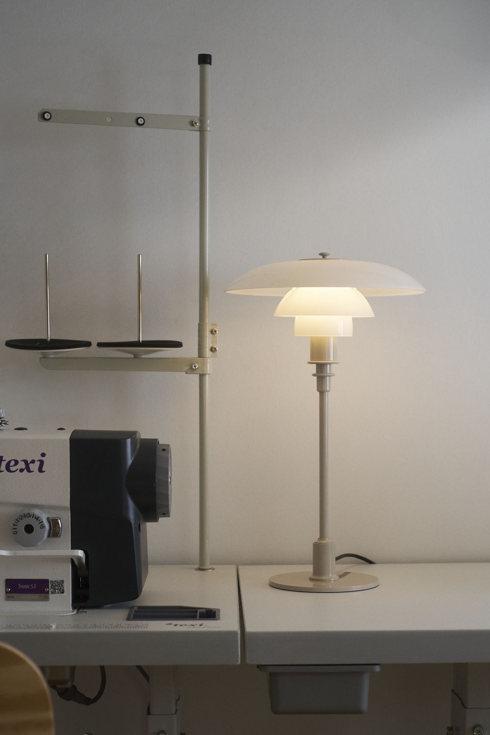 PH 3/2 Table lamp Tischleuchte Glossy Louis Poulsen