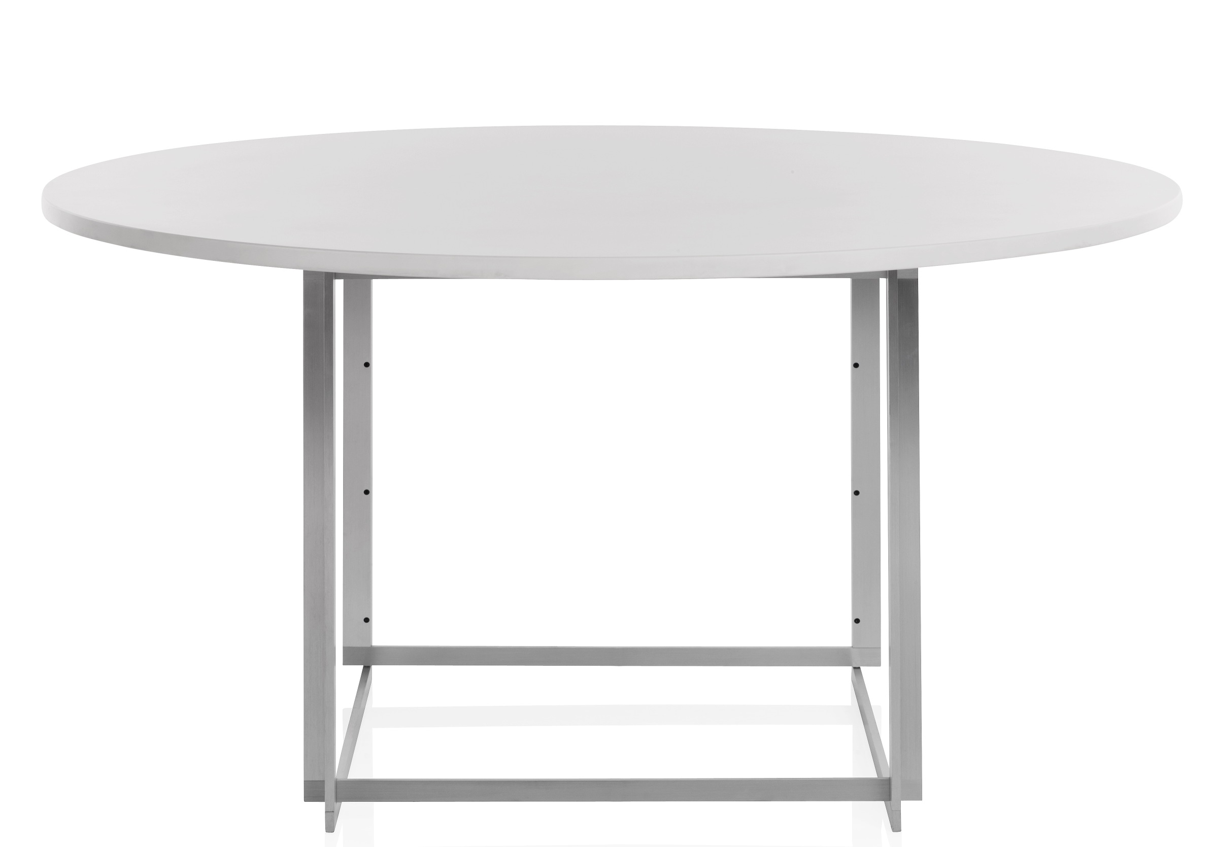 PK58 Esstisch von Fritz Hansen: Runder, weißer Tisch mit minimalistischem, grauem Metallgestell.