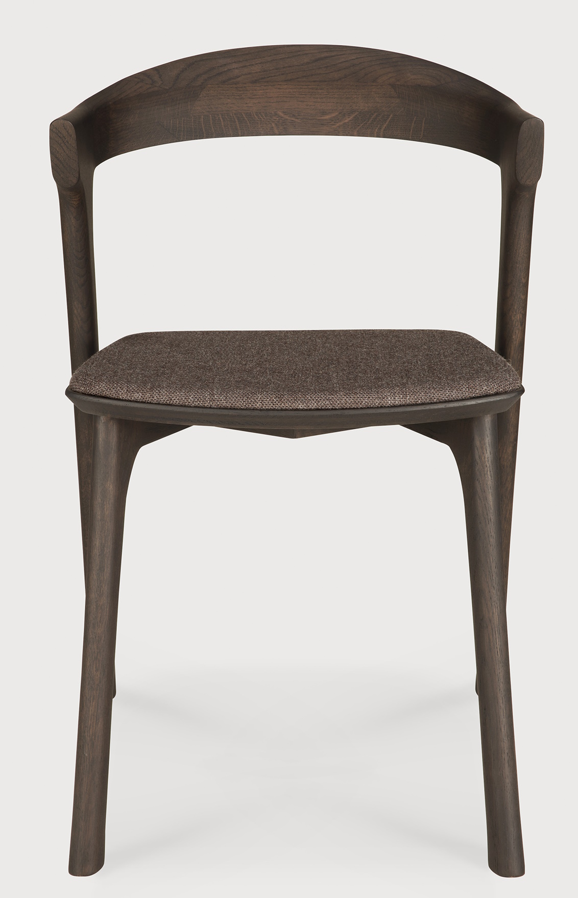 Bok Stuhl aus brauner Eiche mit warm braunem Stoffbezug von Ethnicraft.