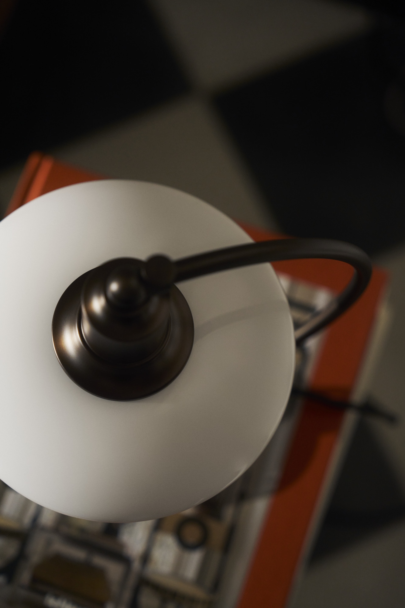 PH 2/2 Luna Aged Brass Opal Tischleuchte Louis Poulsen