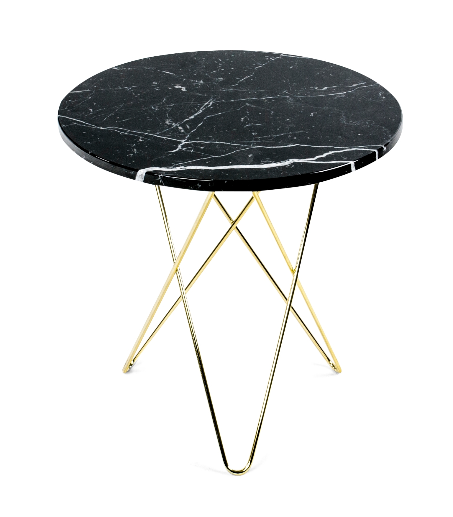 Tall Mini O Beistelltisch von Ox Denmarq mit runder, schwarzer Marmorplatte und goldenem Metallgestell.