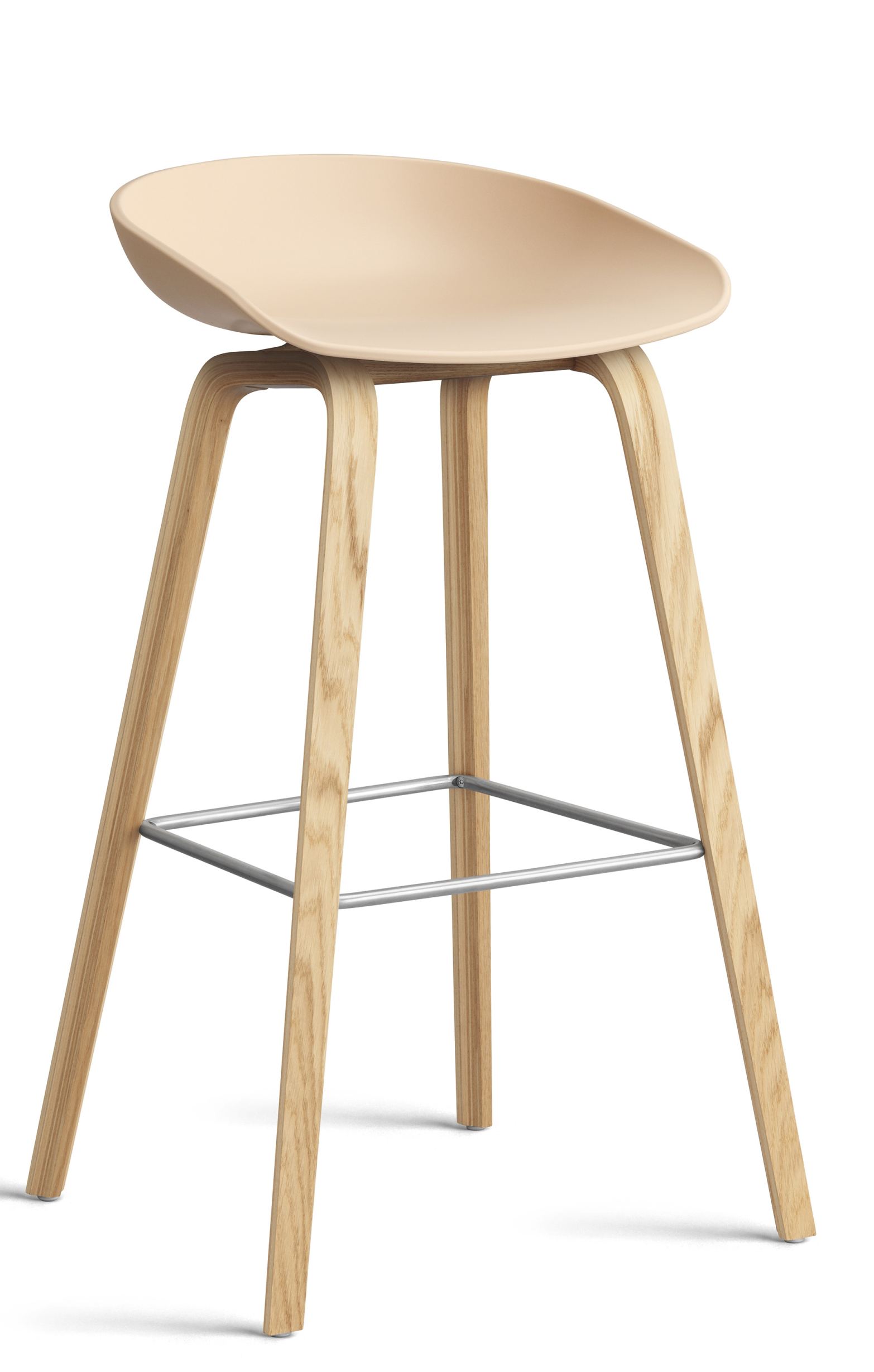 About a Stool AAS32 Barhocker von Hay mit hellem Sitz und Holzgestell. Barstuhl.