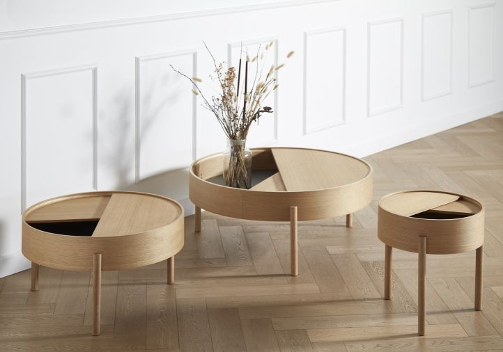 Drei Arc Side Table Beistelltische von Woud aus geölter Eiche mit Stauraum.