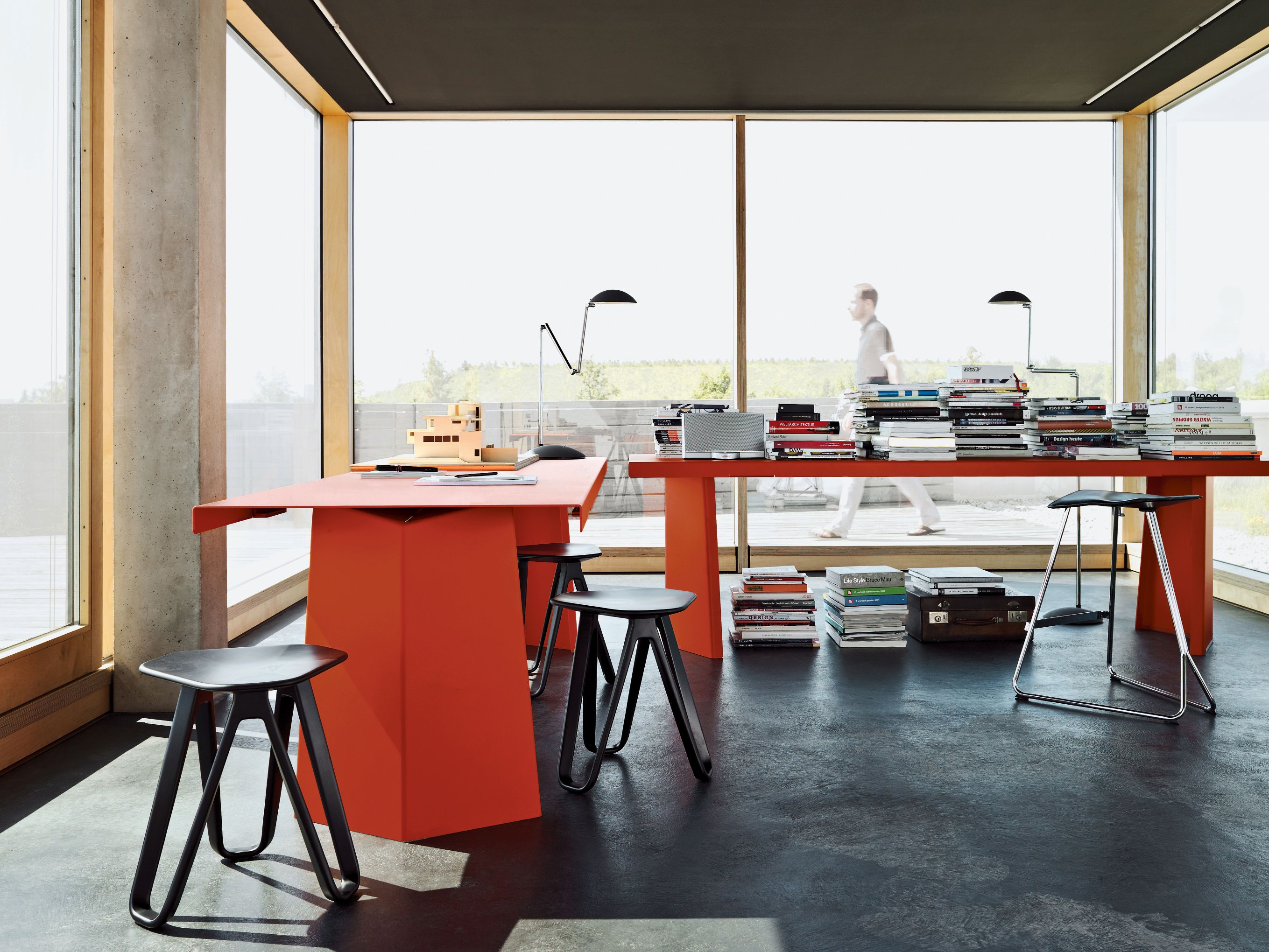 Pallas Tisch Indoor ClassiCon