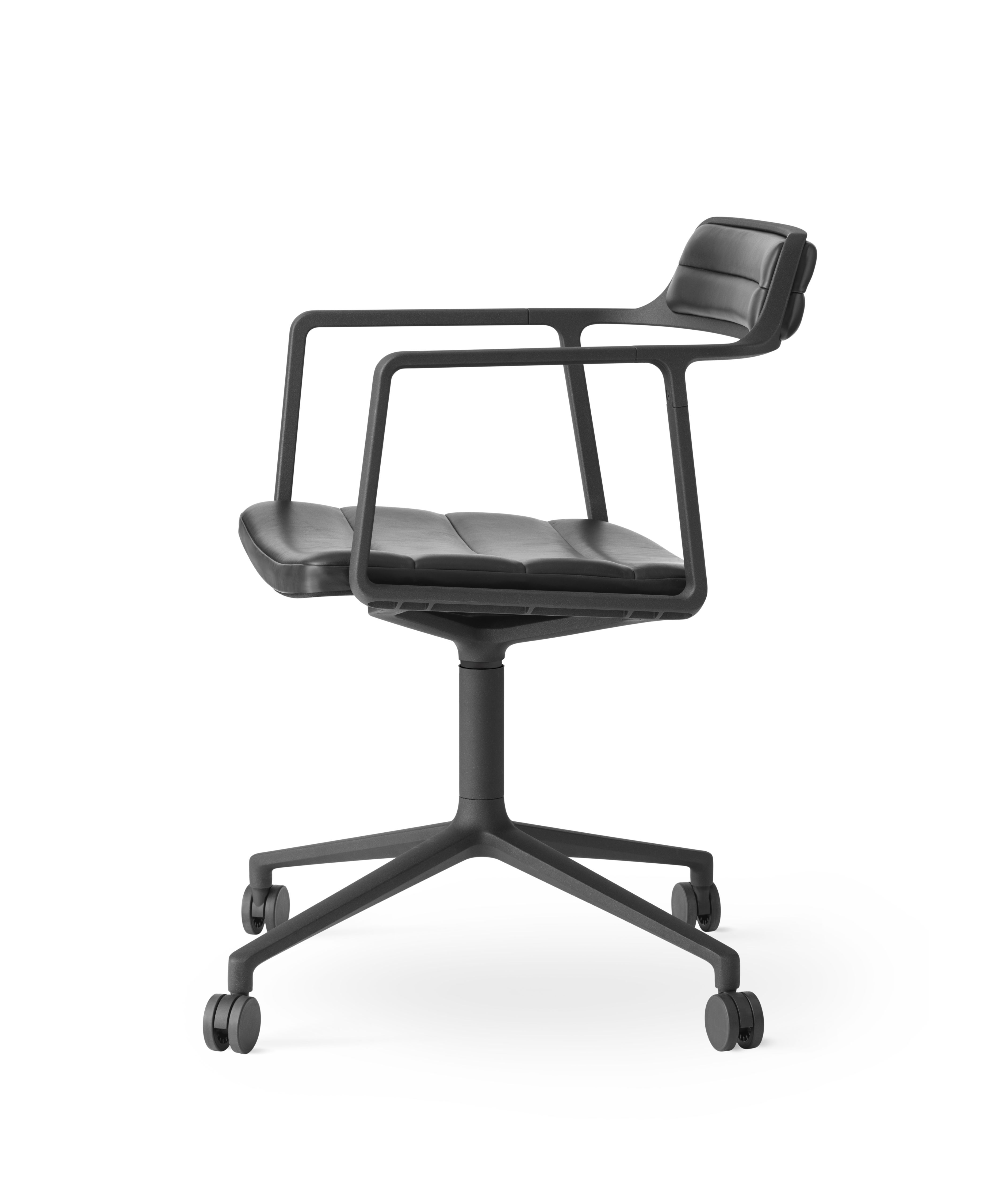 Vipp452 Bürostuhl mit Rollen, schwarzes Leder, ergonomisch und modern für Büro und Homeoffice.