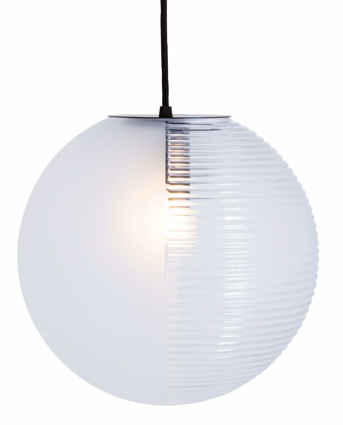 Stellar Pendelleuchte von Pulpo, transparentes Glas, halbkugelförmig, modernes Design für Wohnräume.