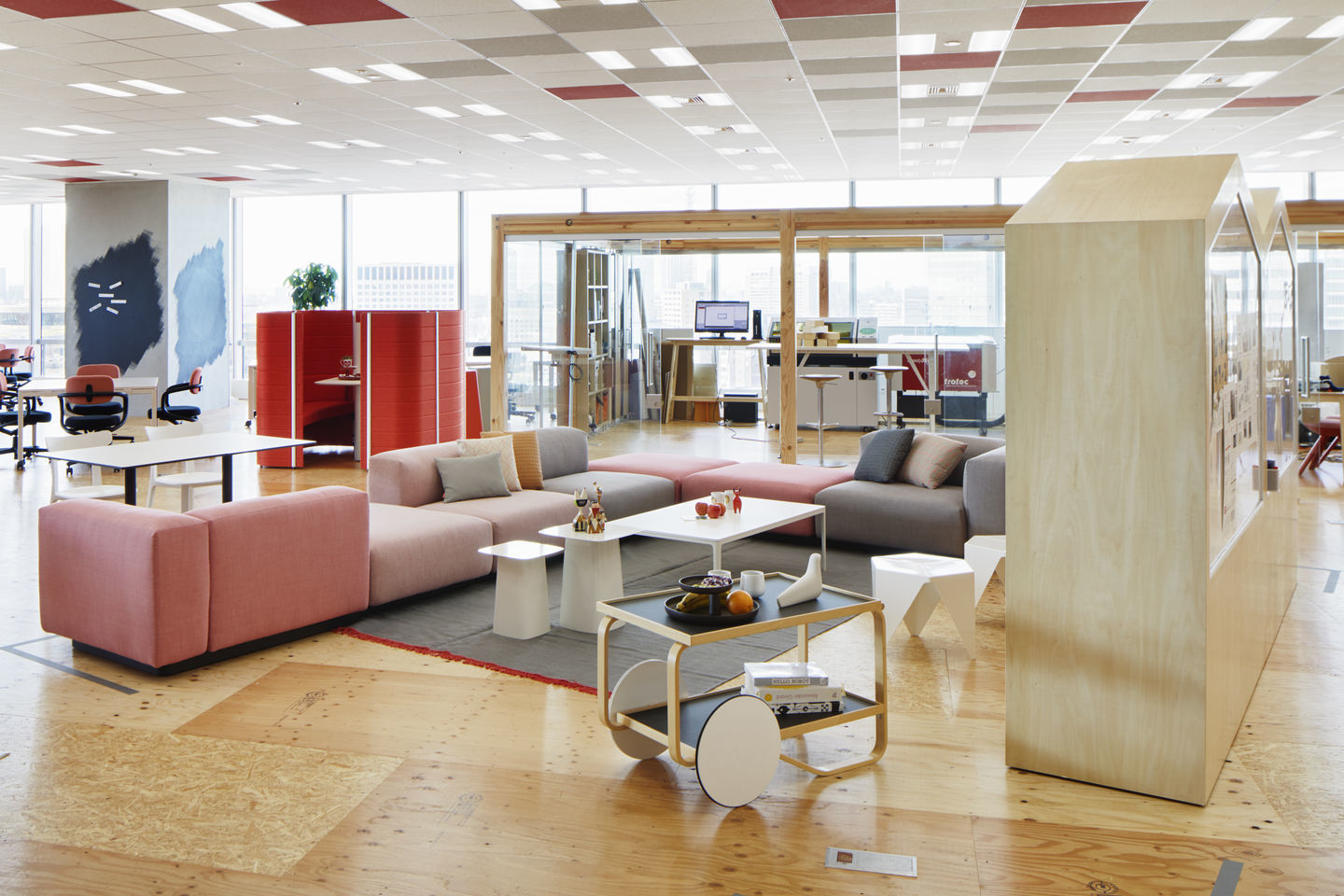 Metal Side Table Beistelltisch Medium Vitra