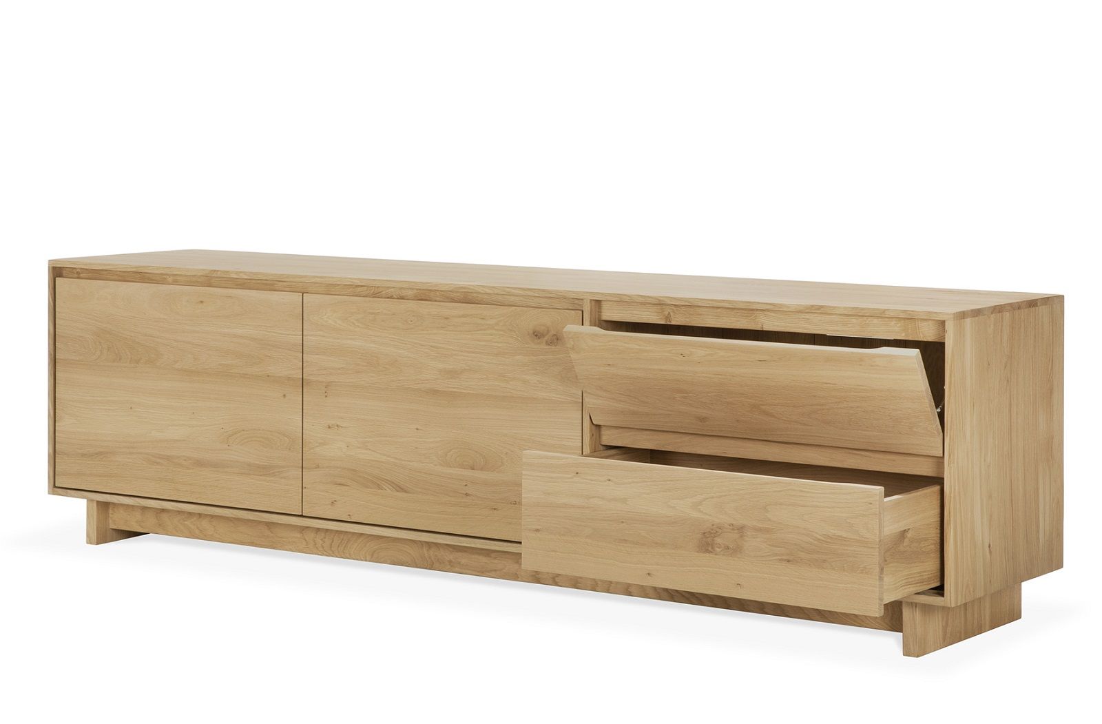 Ethnicraft Wave TV Anrichte aus massivem Eichenholz mit zwei Schiebetüren und zwei Schubladen.