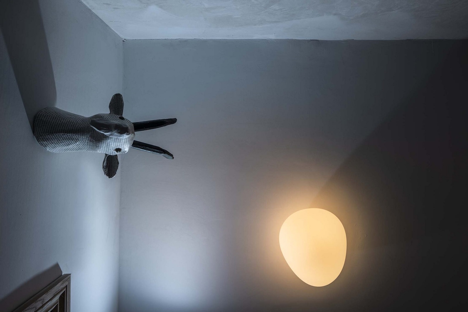 Gregg Wandleuchte von Foscarini, modernes Design, warmes Licht, ideal für Wohnzimmer und Schlafzimmer.