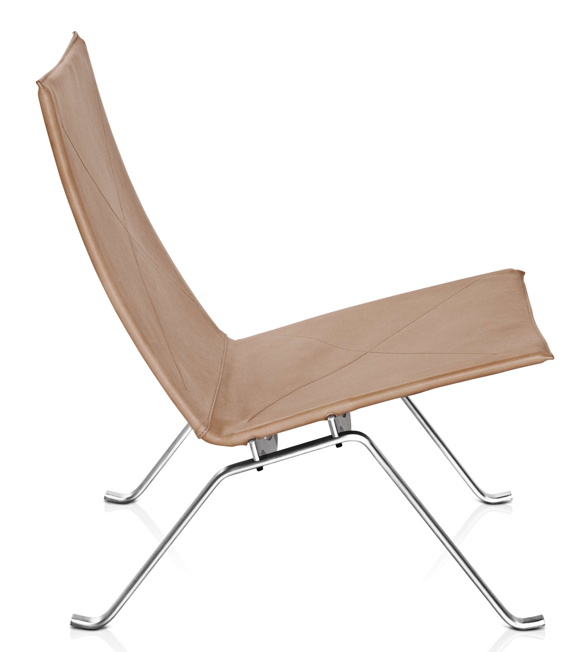 PK22 Sessel von Fritz Hansen: Lederbezug in Beige, filigranes Stahlgestell, modernes Design.