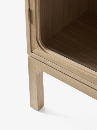 Trace SC88 Schrank / Vitrine AndTradition