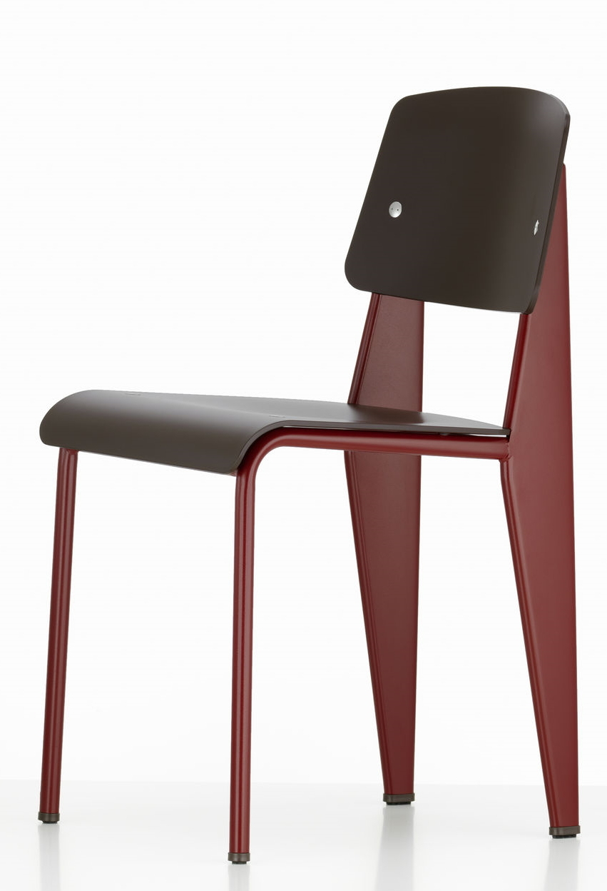 Vitra Standard SP Stuhl in Braun und Rot, Ansicht von der Seite. Designklassiker.