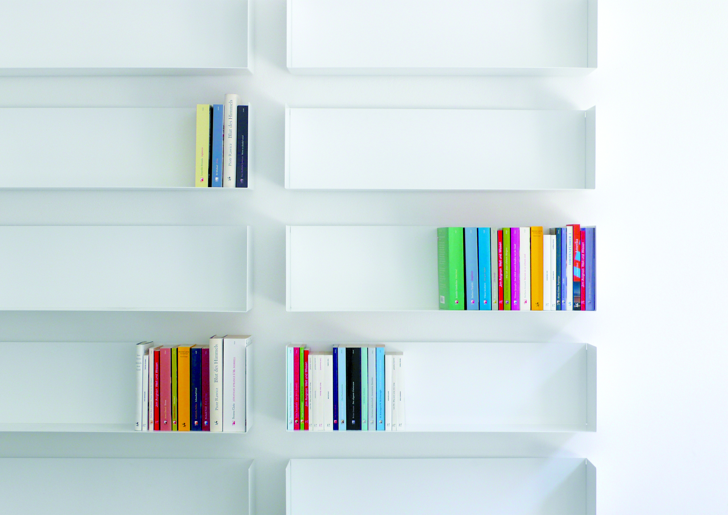 Taschenbuchregal a Linea1 by Müller Möbelwerkstätten