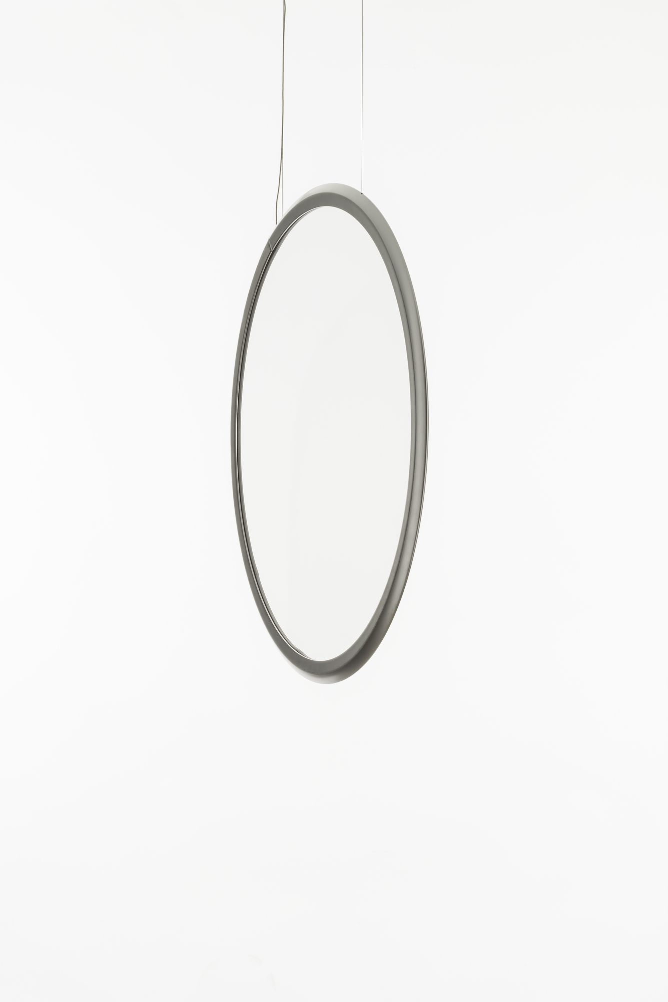 Discovery Vertical Pendelleuchte von Artemide: Runde Hängeleuchte aus Aluminium, modernes Design für Wohnräume.