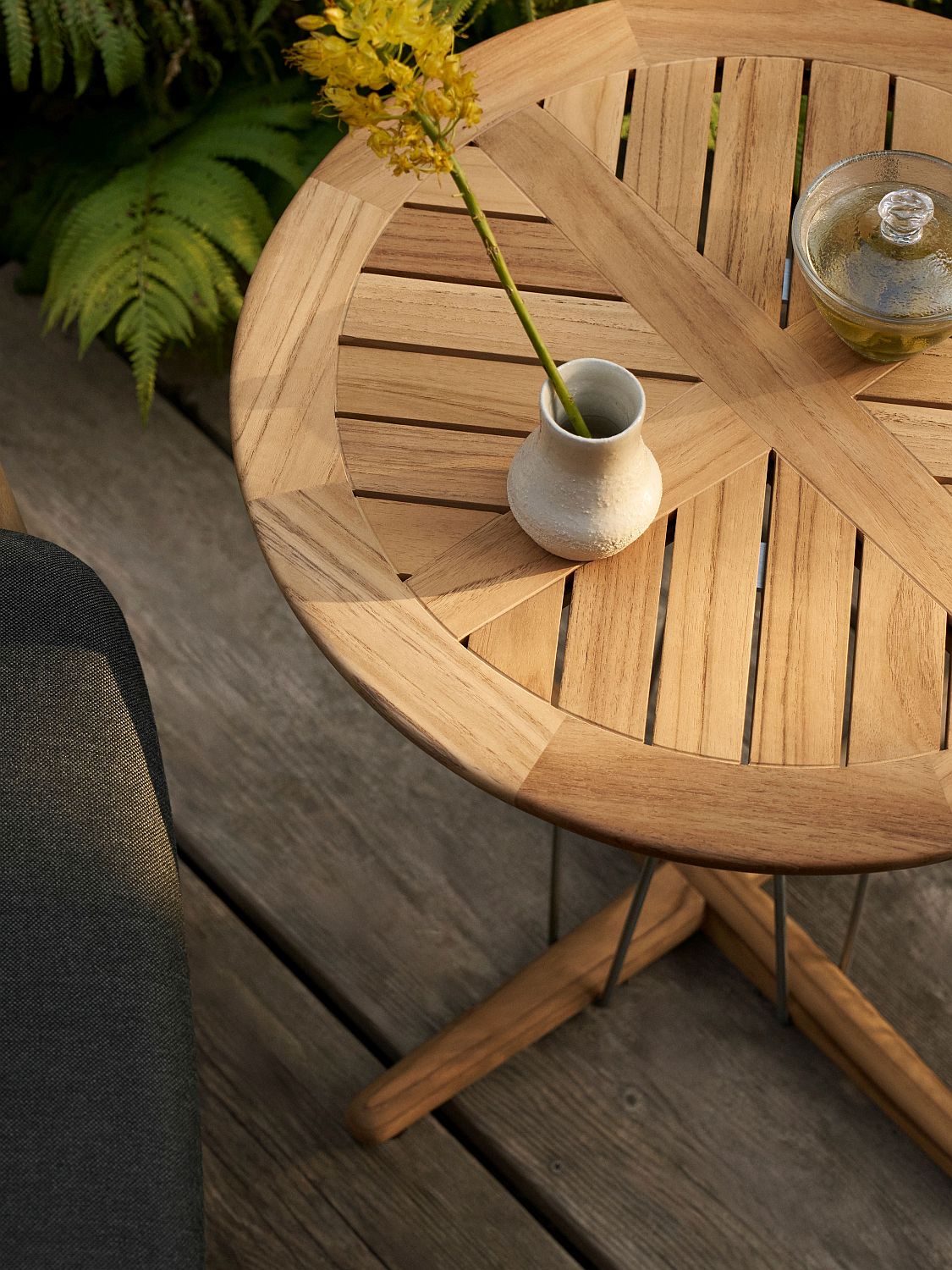 Embrace Outdoor Lounge Table Tisch Ø48 Carl Hansen & Søn