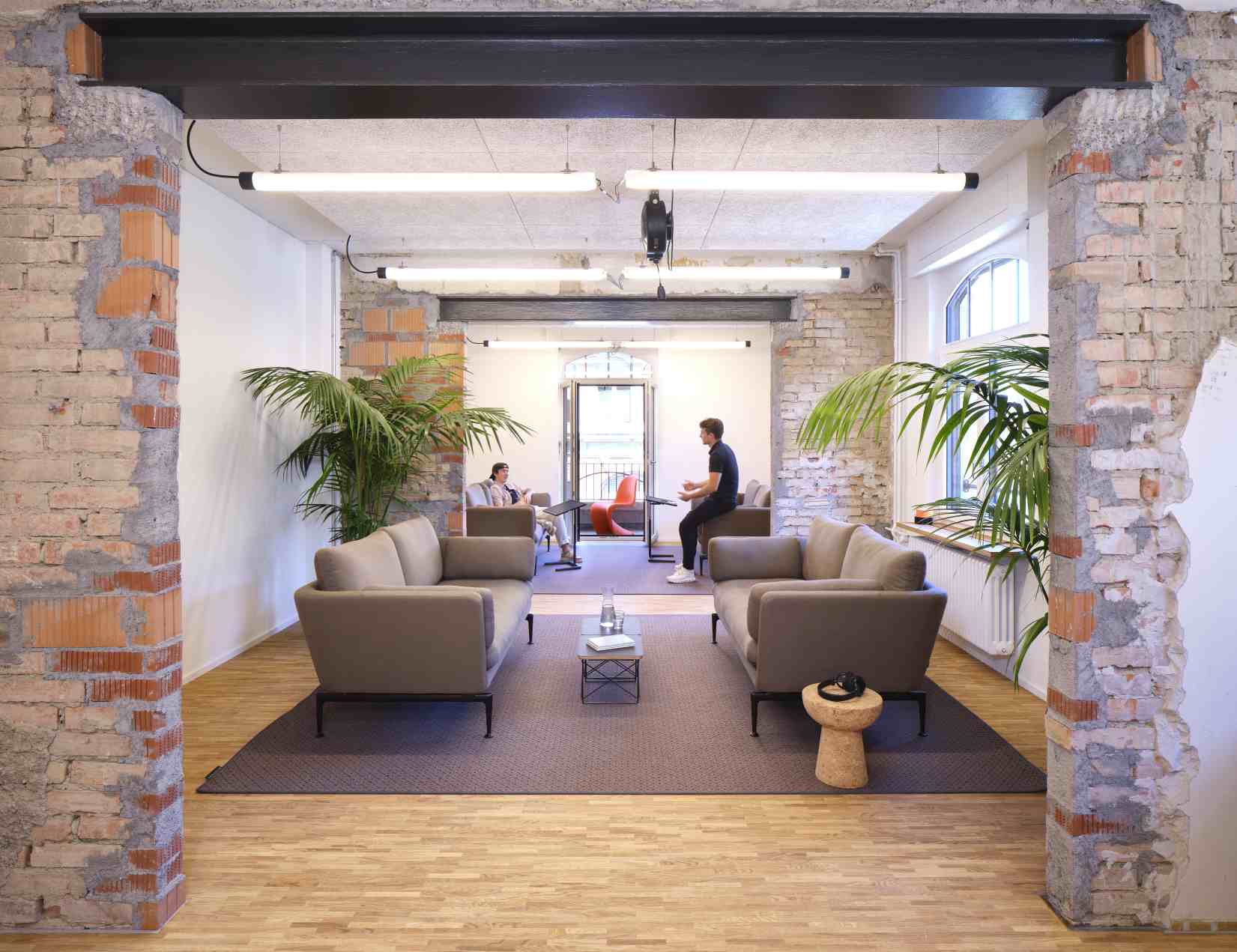 Occasional Table LTR Beistelltisch Eiche dunkel Vitra 