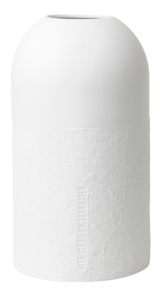 Weiße Formsprache Vase von Räder mit Textur und dem Schriftzug "Hier ist es am Schönsten".