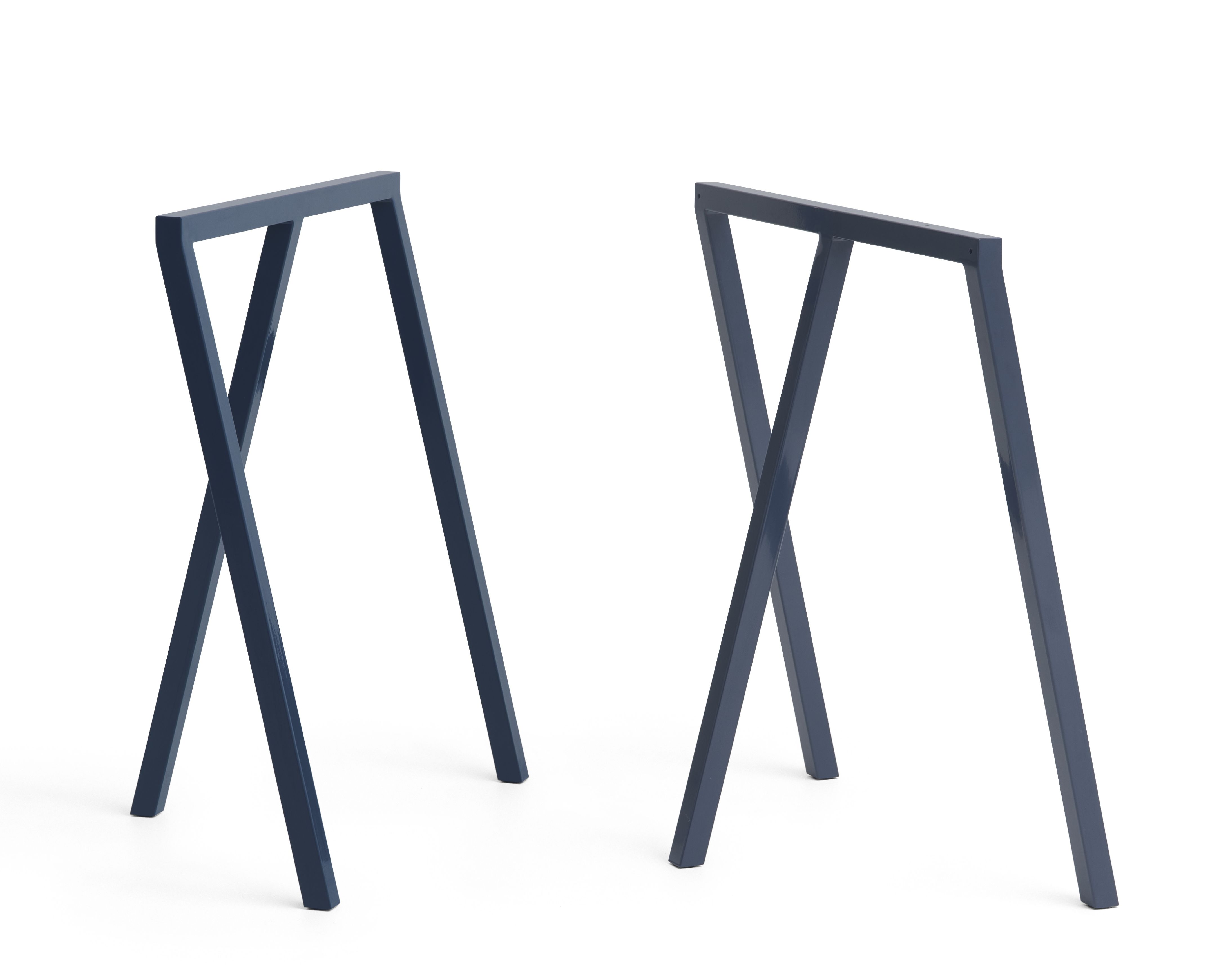 Zwei blaue Loop Stand Frame Tischböcke von Hay auf weißem Hintergrund, für Schreibtisch oder Esstisch.