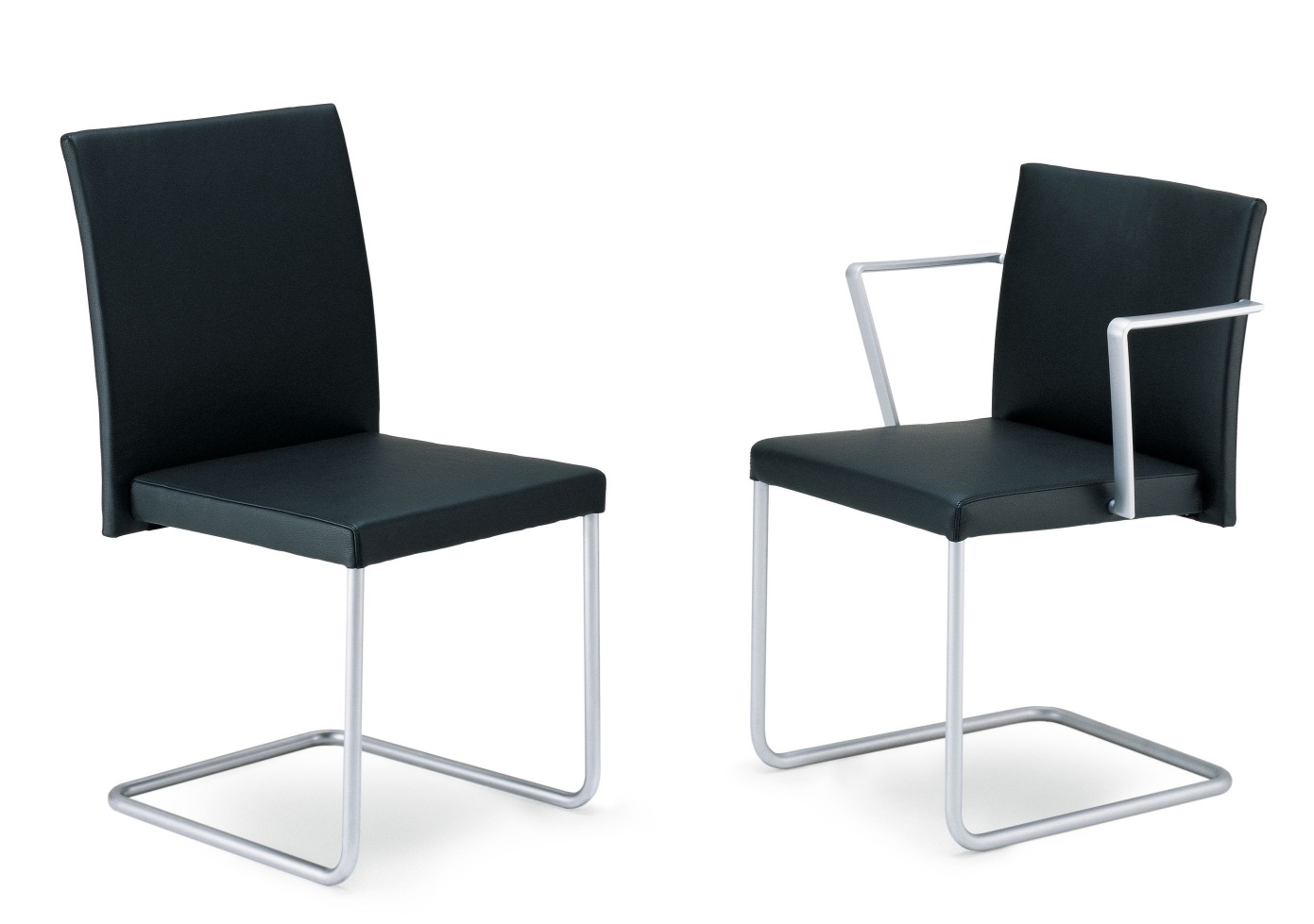 Zwei JASON 1901 Freischwinger Stühle von Walter Knoll, schwarzes Leder, modernes Design für Büro und Wohnbereich.