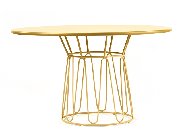 Gelber Circo Esstisch für den Outdoor-Bereich mit runder Tischplatte und filigranem Metallgestell.