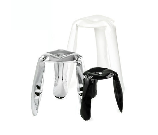 Drei Plopp Mini Hocker von Zieta in Silber, Schwarz und Transparent auf weißem Hintergrund.