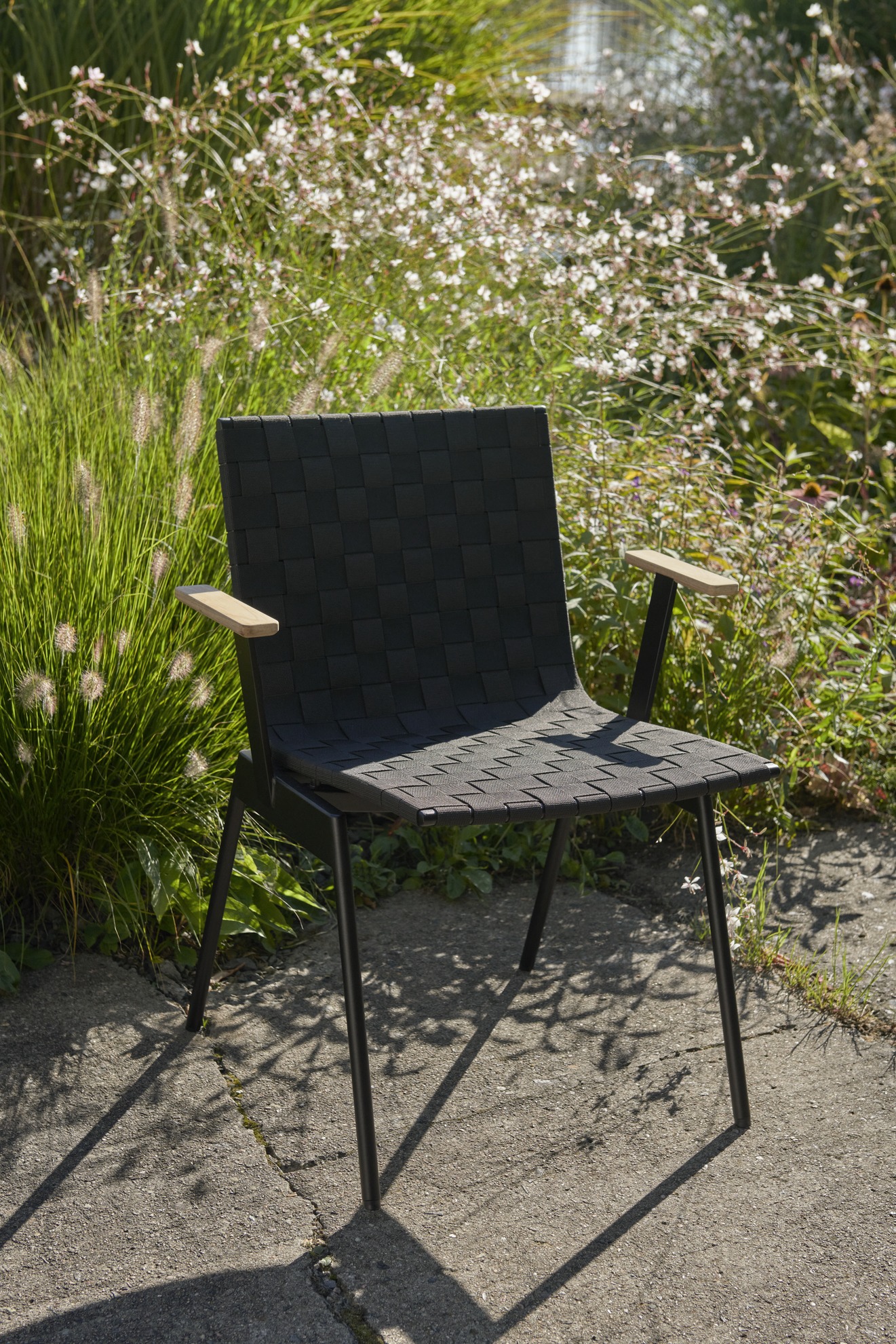 Ville AV34 Outdoor Chair Stuhl AndTradition