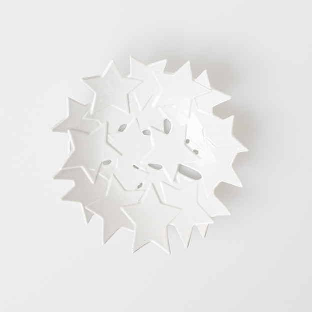 Weiße Sternschale "Sternchen" von Räder, Durchmesser 20 cm, dekorative Schale für Wohnaccessoires und Tischdekoration.