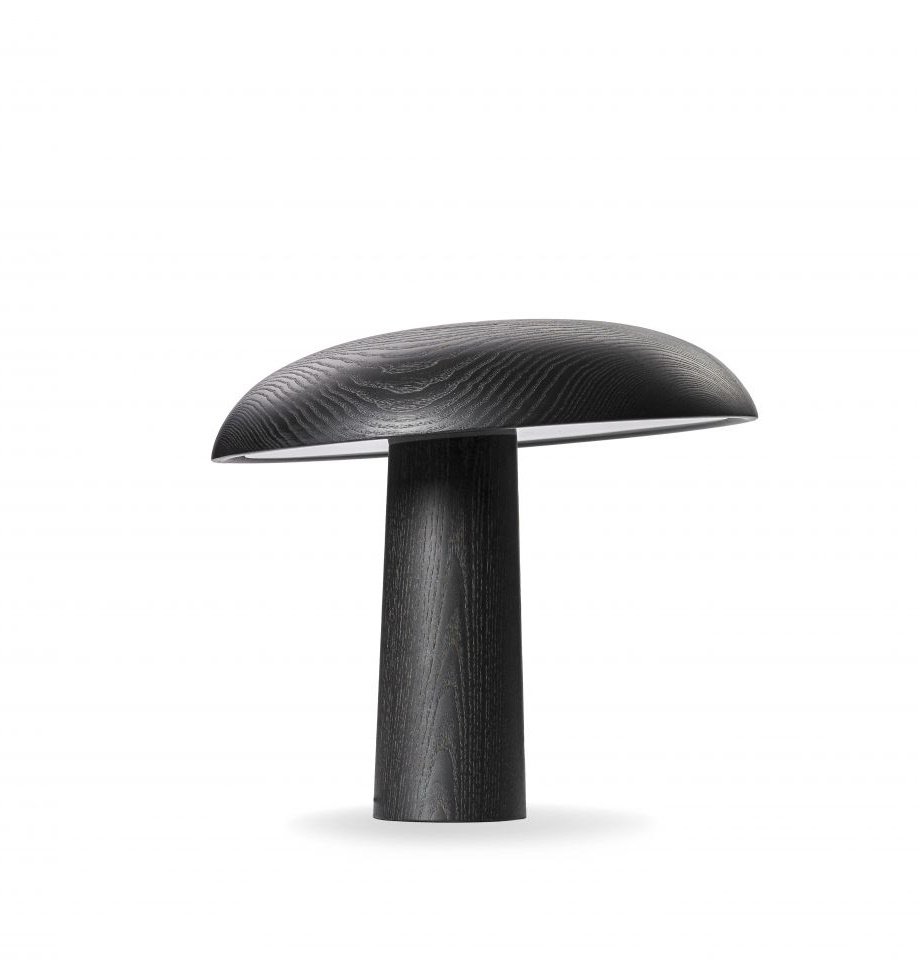 Schwarze ClassiCon Forma Tischleuchte: Moderne Designlampe aus Holz für stimmungsvolle Beleuchtung.