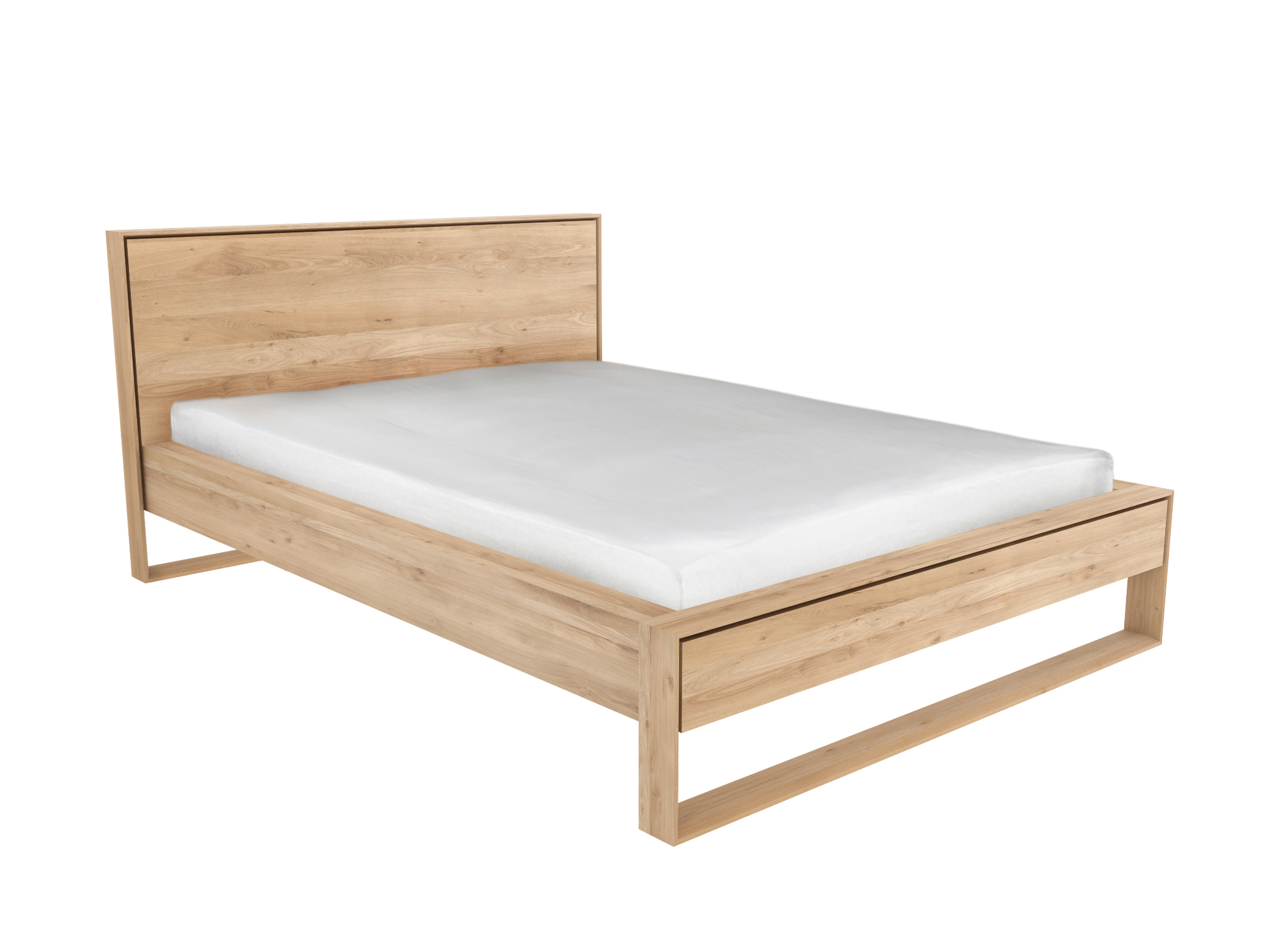 Nordic Eiche Bett von Ethnicraft mit schlichtem Design und hellem Holz, für Schlafzimmer.