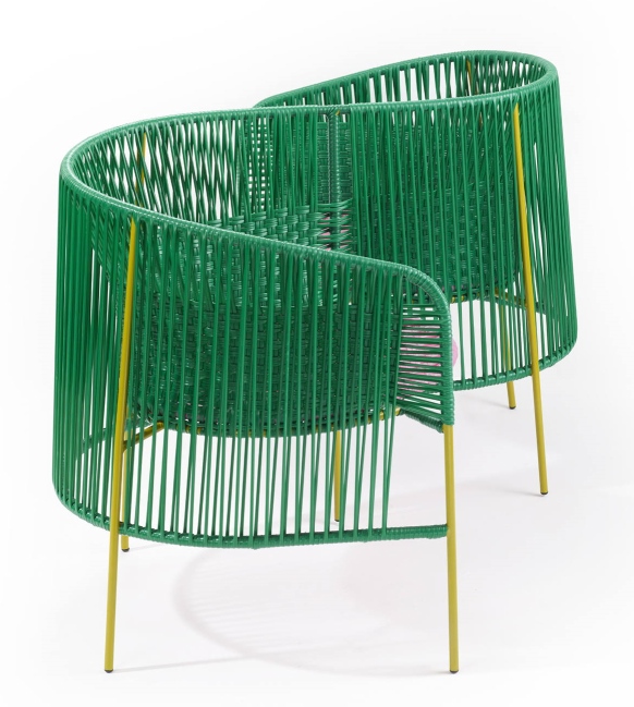 Grüne Caribe Vis a Vis Outdoor Bank mit gelben Beinen für Garten und Terrasse.