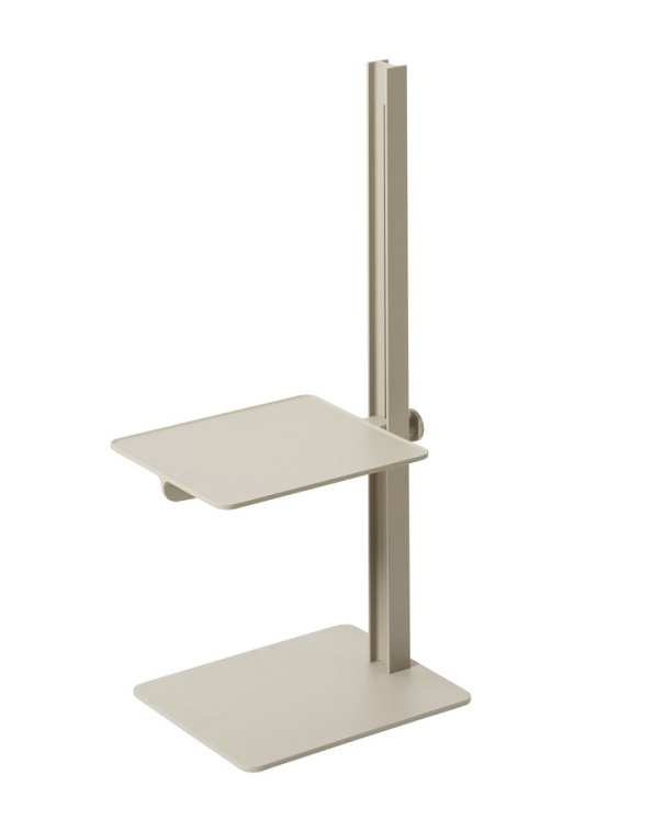 Beiger Museum Sidetable Beistelltisch von String Furniture, höhenverstellbar, mit zwei Ablageflächen.