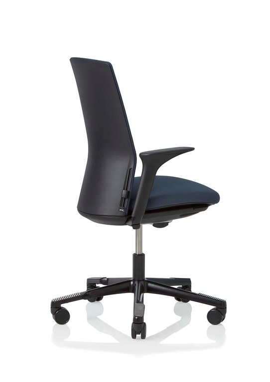 Futu Bürostuhl von HAG, Modell 1200, in dunklem Design von der Seite. Ergonomischer Arbeitsstuhl.