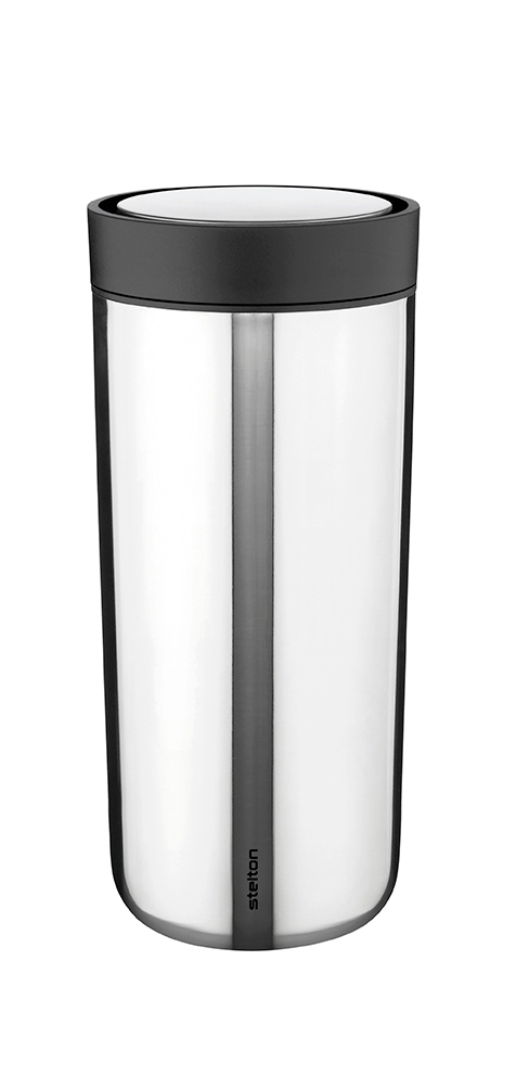 Stelton To Go Click Thermo Becher, 0,5 l, aus Edelstahl mit schwarzem Deckel, isoliert.