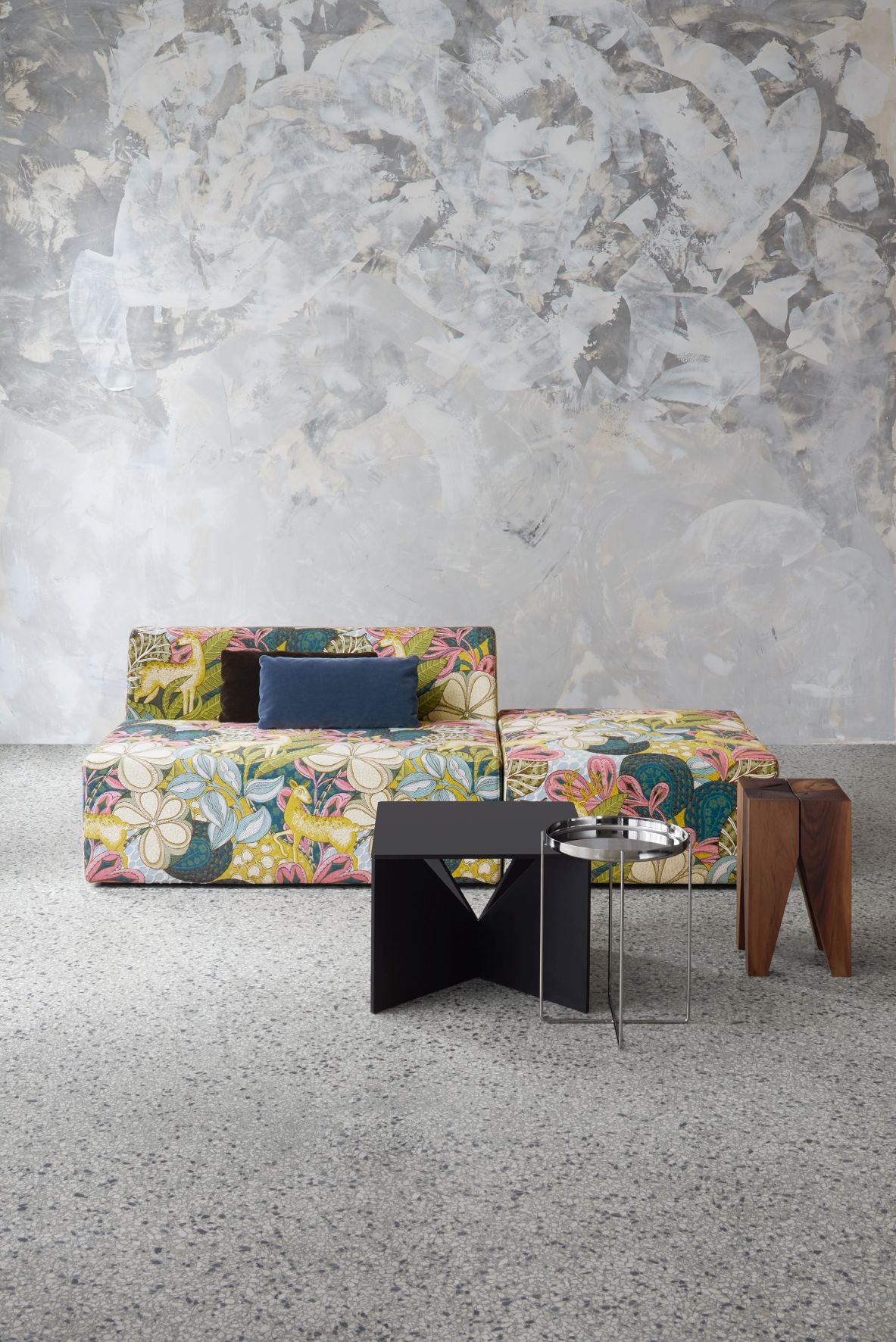 Calvert FK04 Couchtisch e15