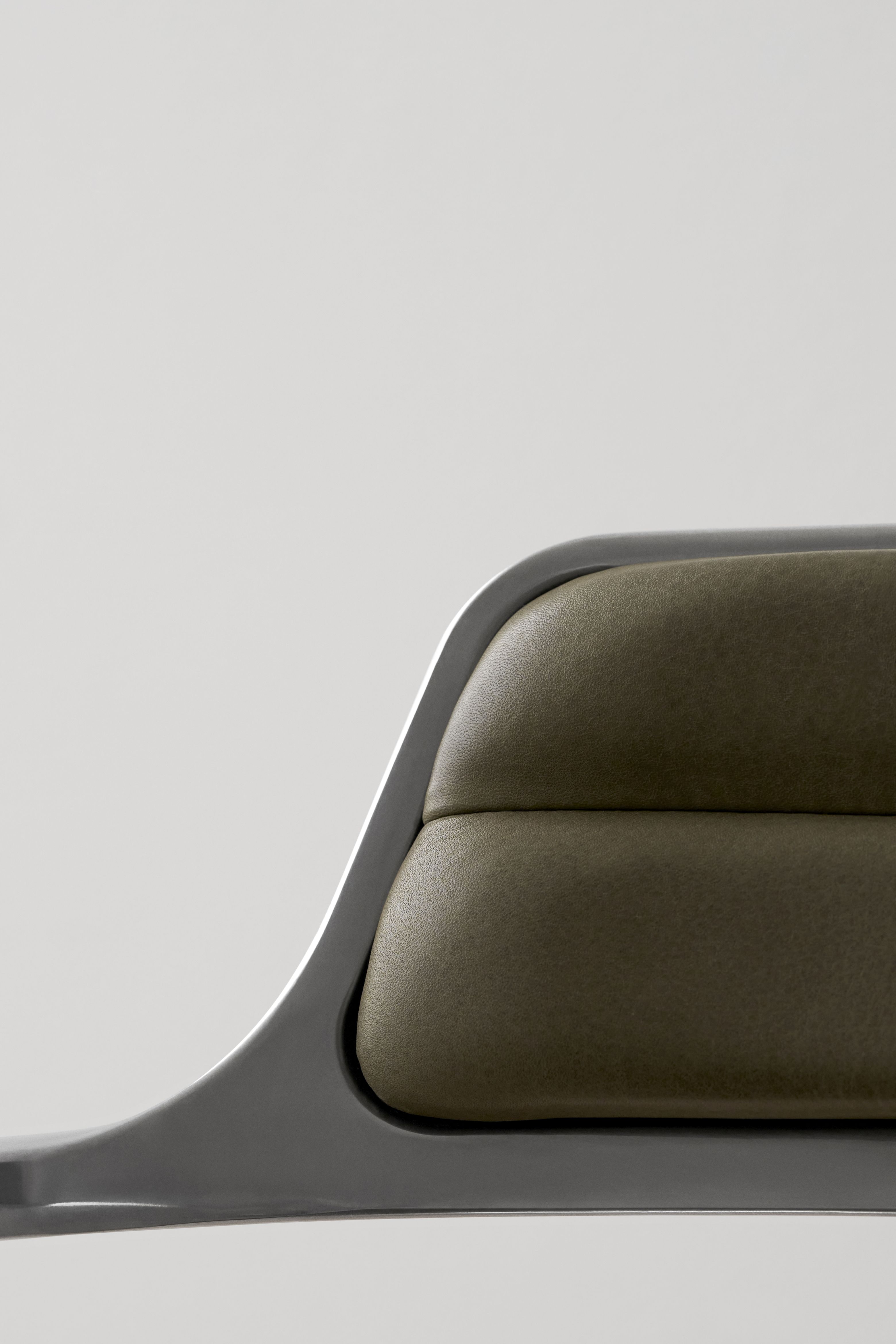 VIPP452 Swivel Stuhl mit Gleitern grünes Leder Vipp