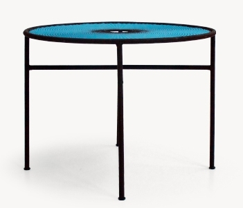 Gelber Banjooli Tisch von Moroso M' Afrique Collection mit schwarzem Gestell. Moderner Designertisch für den Innen- und Außenbereich.