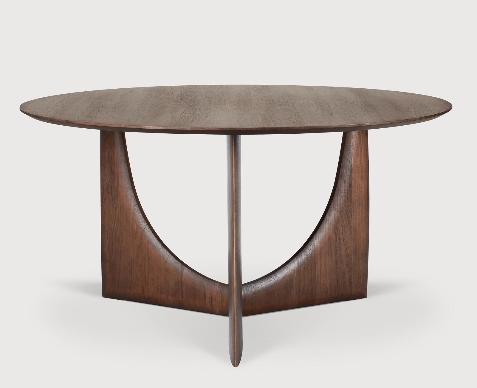 Runder Geometric Tisch aus Teakholz, braun, von Ethnicraft mit einzigartigem, modernem Design.