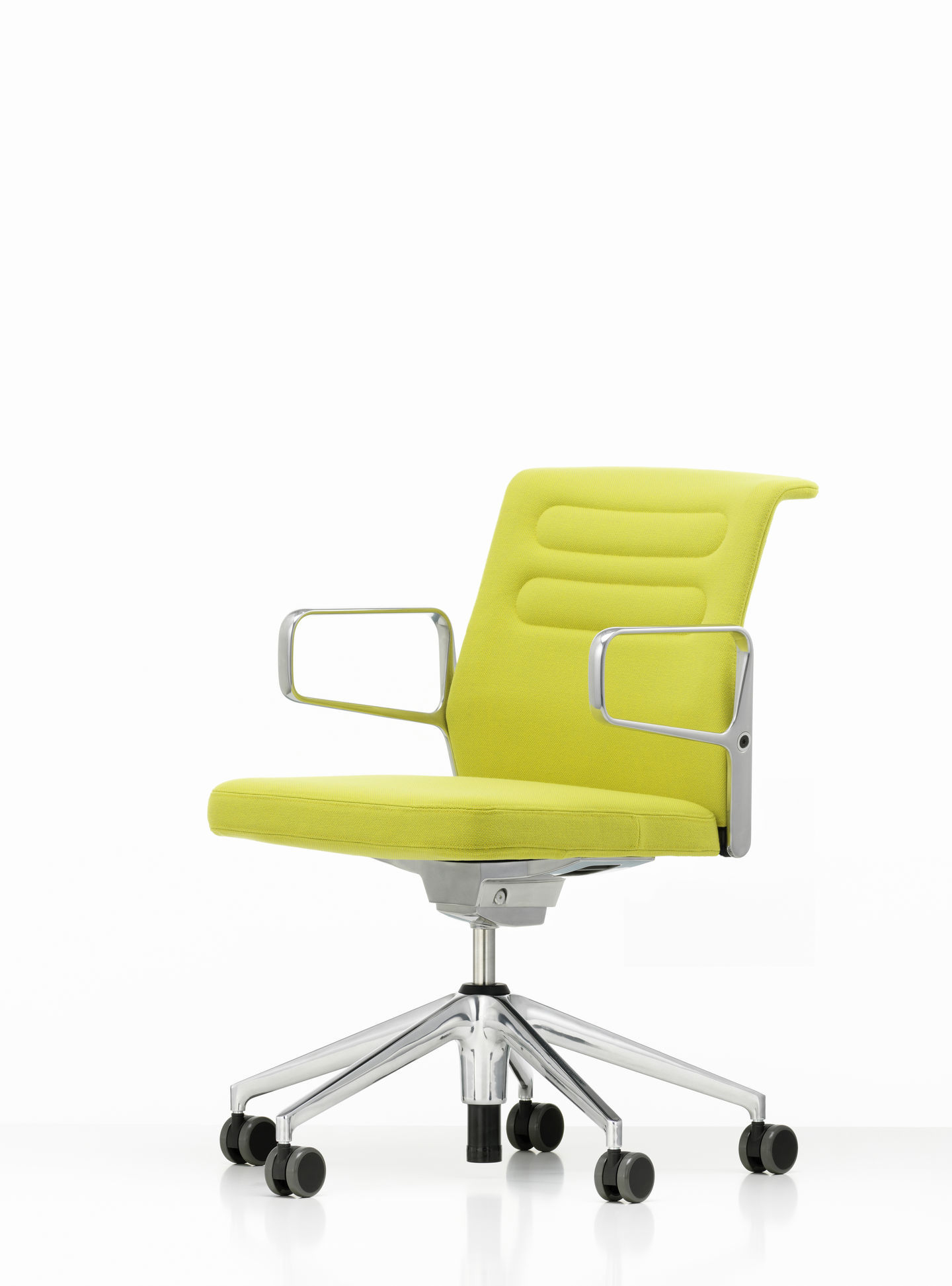 Vitra AC5 Studio Bürostuhl in Grün: Moderner Drehstuhl mit Armlehnen und Chromfußkreuz für Büro.