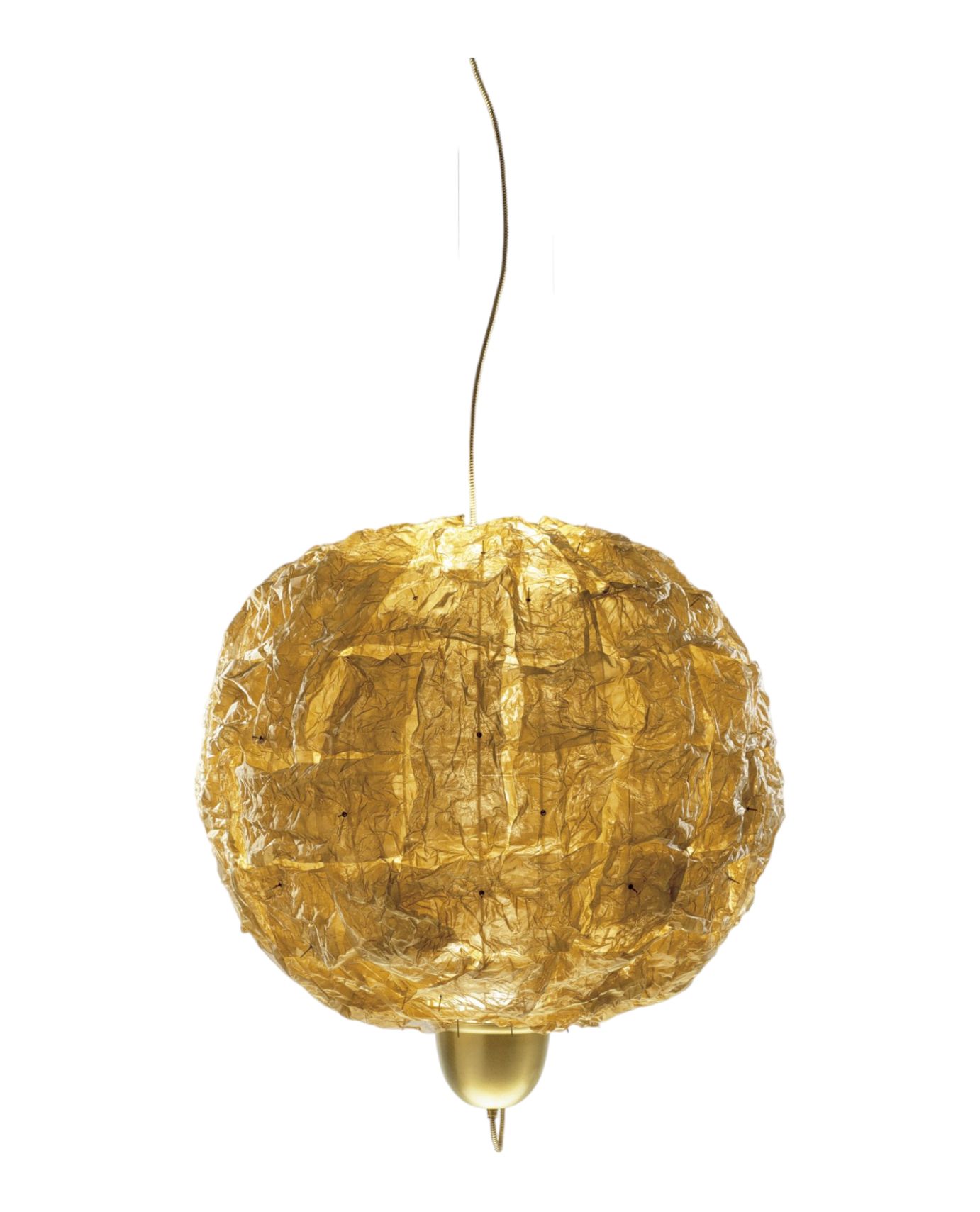 Goldene Liceo Pendelleuchte von Santa & Cole mit kugelförmigem Lampenschirm für stimmungsvolle Beleuchtung.