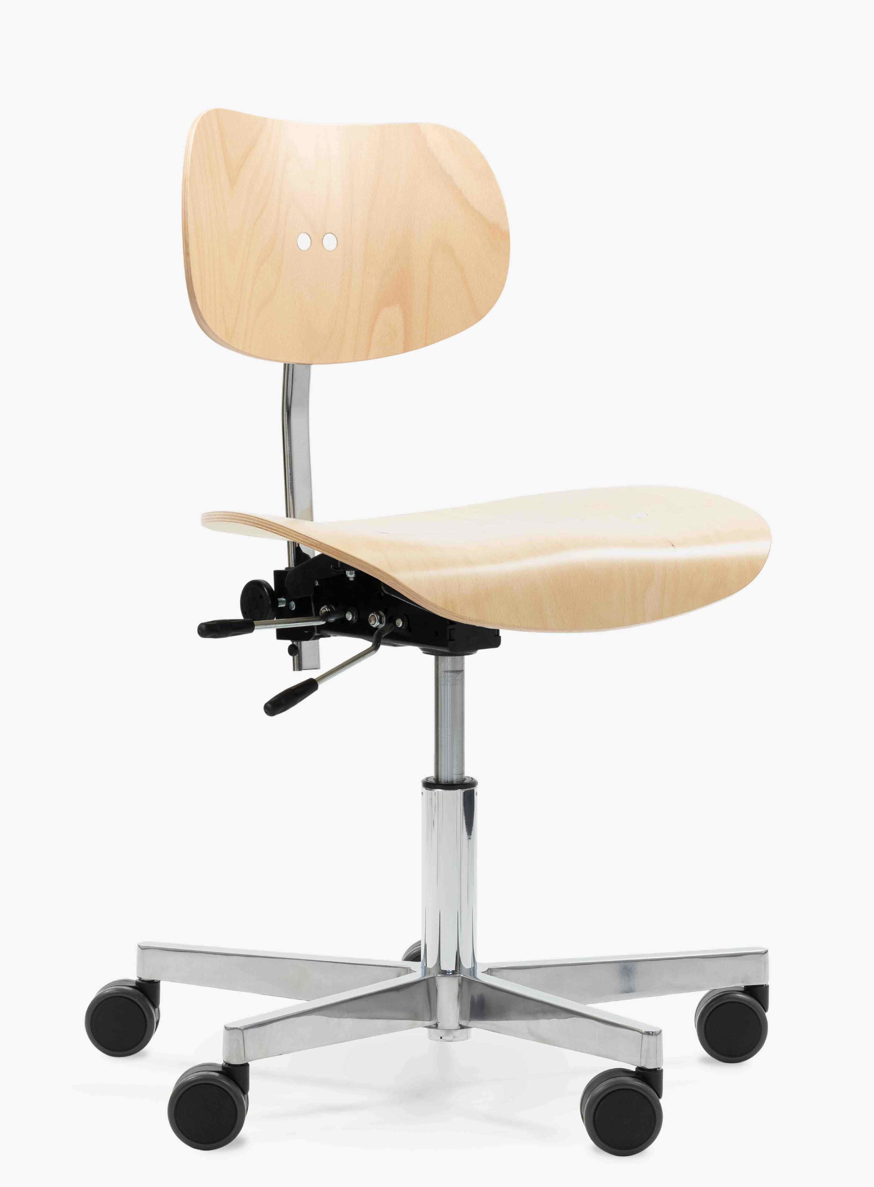 S 197 R20 Drehstuhl von Wilde+Spieth mit Holzschale, Chromgestell und Rollen. Ergonomischer Bürostuhl.