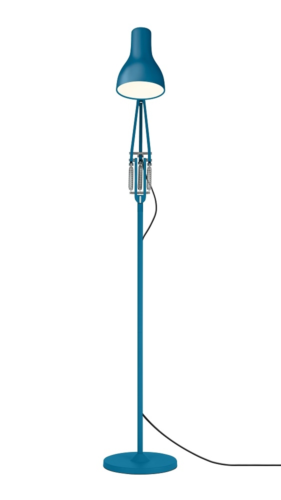 Blaue Type 75 Stehleuchte Margaret Howell Edition von Anglepoise mit Lampenschirm und Federmechanismus.