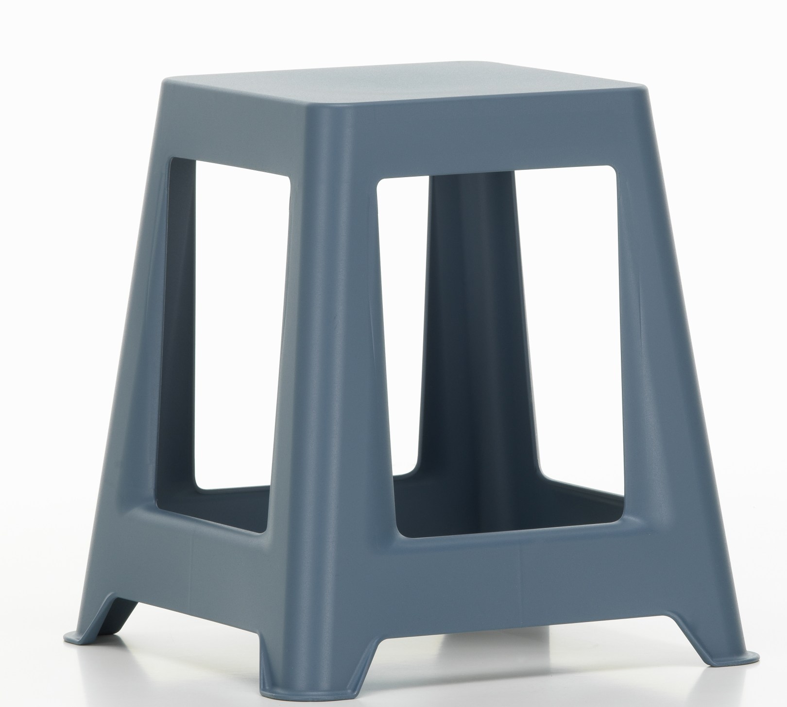 Chap Hocker in Meerblau von Vitra: Moderner, quadratischer Kunststoffhocker für Innen und Außen.