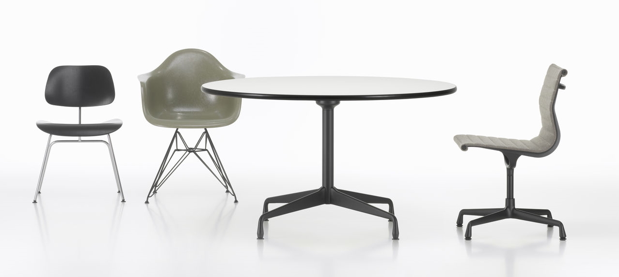 Eames Segmented Table Dining rund Esstisch Vitra mit Stühlen in verschiedenen Ausführungen.